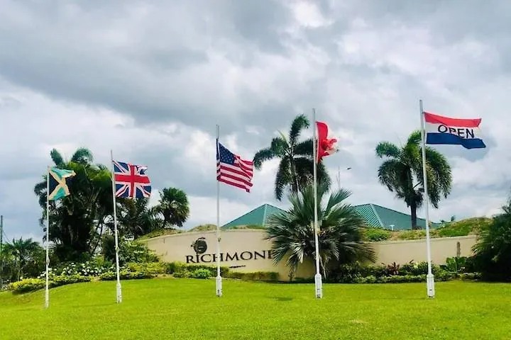 Royalty Villas Saint Annʼs Bay