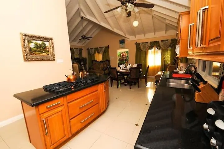 Royalty Villas Saint Annʼs Bay 0*,