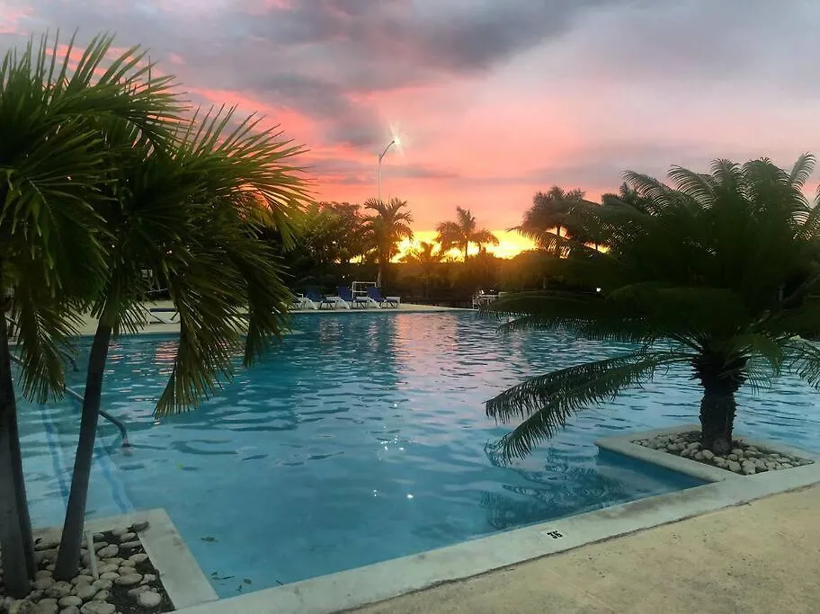 Royalty Villas Saint Annʼs Bay